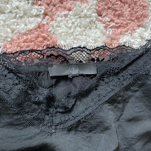 Flowy black lace top fits XS-M - Picture 5 of 5